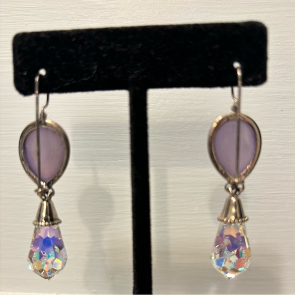 💎Tiered earring featuring shimmering lavender glittery and crystal drop. - Picture 2 of 2